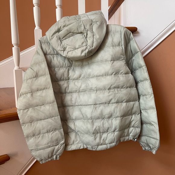 Levi’s NWT Sz Med Edie packable jacket; lightweight, synthetic down puffer - Picture 7 of 14